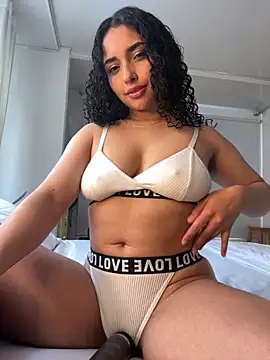 Snapshot of Lucy_Marin chatting on September 9, 2025, 4:05 pm Lucy Marin online show from September 9, 2025, 4:05 pm