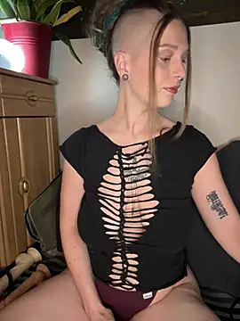 Snapshot of MenaDreadfull chatting on February 5, 2026, 6:26 pm MenaDreadfull online show from February 5, 2026, 6:26 pm