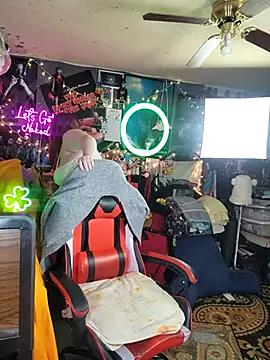 Snapshot of VelvetDiablo chatting on March 1, 2025, 3:32 am VelvetDiablo online show from March 1, 2025, 3:32 am