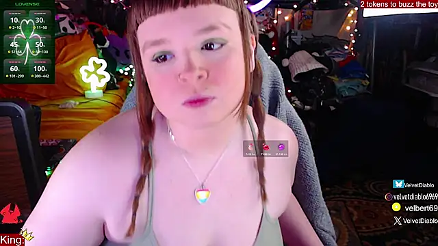 Snapshot of VelvetDiablo chatting on March 18, 2025, 11:31 pm VelvetDiablo online show from March 18, 2025, 11:31 pm