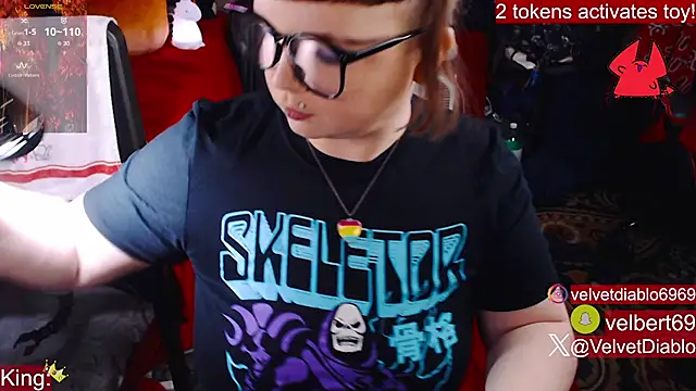 Snapshot of VelvetDiablo chatting on November 6, 2025, 12:58 am VelvetDiablo online show from November 6, 2025, 12:58 am