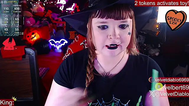 Snapshot of VelvetDiablo chatting on October 14, 2025, 12:22 am VelvetDiablo online show from October 14, 2025, 12:22 am