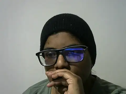 Sultryindianx100 online show from April 20, 2026, 7:15 pm