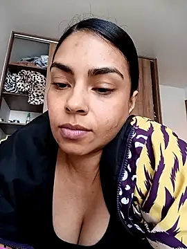 Snapshot of Ivanna2 chatting on February 4, 2026, 3:29 pm Ivanna2 online show from February 4, 2026, 3:29 pm