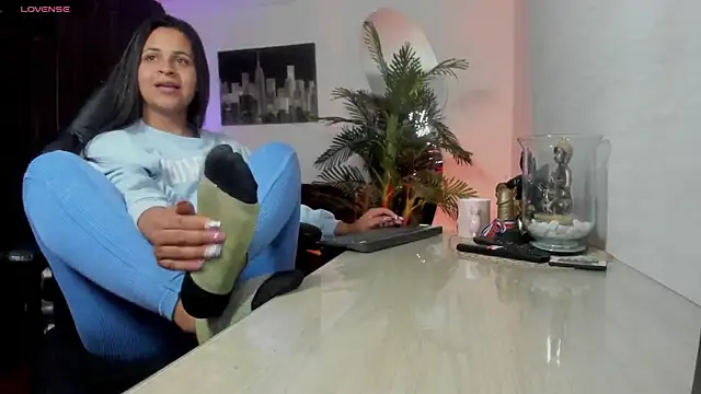 Snapshot of Amaia_Bushida chatting on January 7, 2026, 2:16 am Amaia Bushida online show from January 7, 2026, 2:16 am