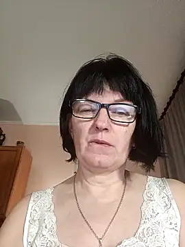 Snapshot of Olivia_5050 chatting on February 2, 2025, 10:39 pm Olivia 5050 online show from February 2, 2025, 10:39 pm