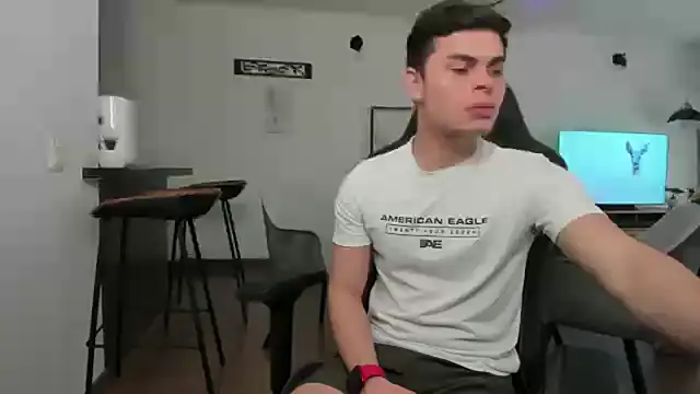 alejooo twink online show from February 25, 2025, 6:44 pm