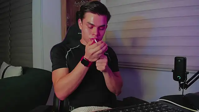 alejooo twink online show from February 20, 2026, 6:26 am