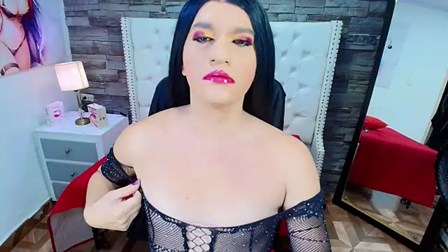 TRINY TS online show from April 5, 2026, 5:19 pm