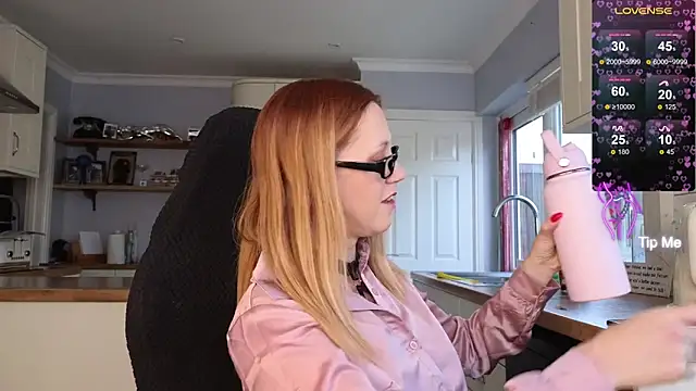 stripmequick online show from September 18, 2025, 9:23 am