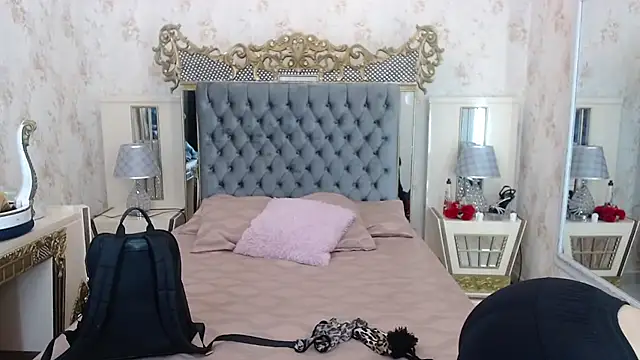 PamelaTomson online show from December 3, 2025, 11:53 am