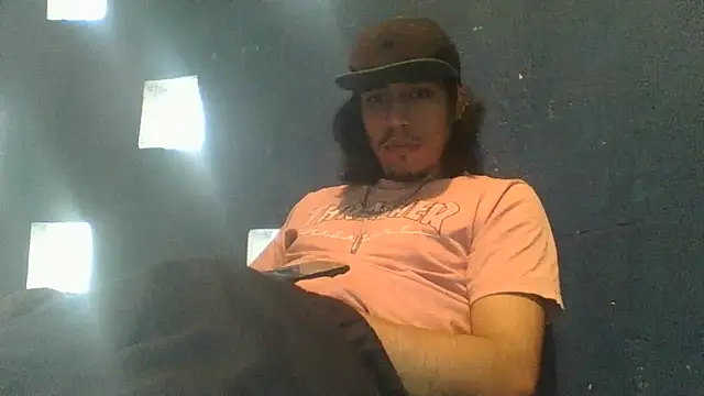 AlexAlejandro13 online show from December 21, 2025, 10:54 pm