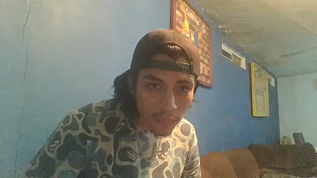 AlexAlejandro13 online show from September 28, 2025, 1:34 am