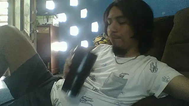 AlexAlejandro13 online show from May 10, 2026, 9:16 pm