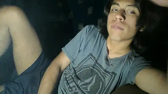 AlexAlejandro13 online show from May 11, 2026, 9:21 am