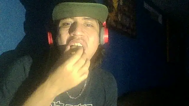 AlexAlejandro13 online show from October 15, 2025, 5:06 am