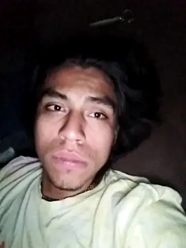 AlexAlejandro13 online show from May 22, 2026, 7:28 am