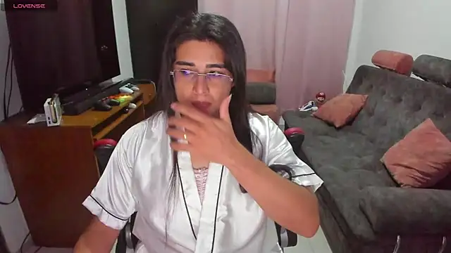 Snapshot of Khalifa_Gold chatting on February 14, 2025, 6:56 am Khalifa Gold online show from February 14, 2025, 6:56 am