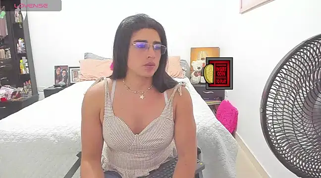 Snapshot of Khalifa_Gold chatting on February 4, 2025, 9:17 am Khalifa Gold online show from February 4, 2025, 9:17 am