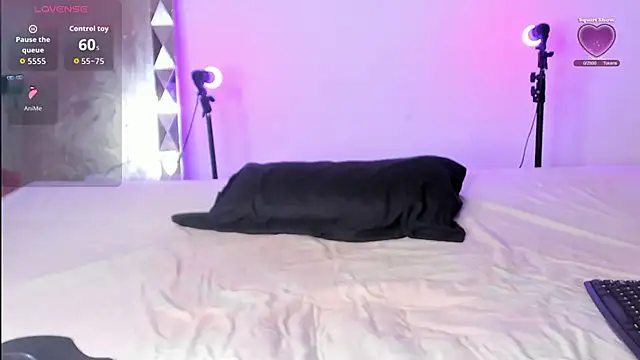 AgathaFoxx online show from October 28, 2025, 2:56 am