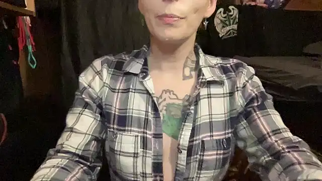 Snapshot of TeenyDoll chatting on November 2, 2025, 3:33 am TeenyDoll online show from November 2, 2025, 3:33 am