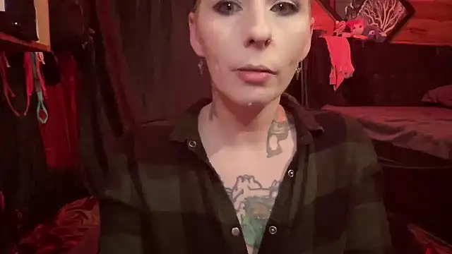 Snapshot of TeenyDoll chatting on October 28, 2025, 2:45 am TeenyDoll online show from October 28, 2025, 2:45 am