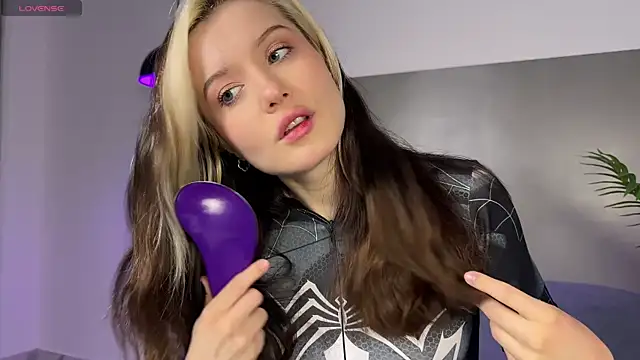 blowjob queen online show from June 25, 2026, 11:32 pm