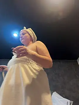 CandyShoopp online show from February 26, 2026, 7:36 pm