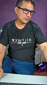 yandyaa online show from April 12, 2026, 8:56 pm