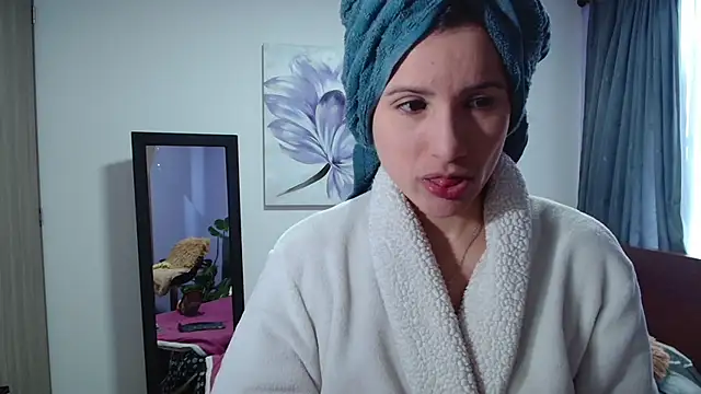 vanessabrown  online show from February 20, 2025, 12:57 pm