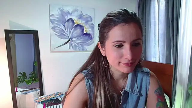 vanessabrown  online show from February 11, 2025, 4:56 pm