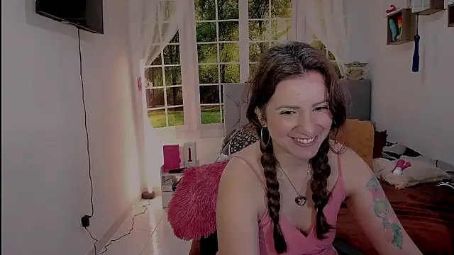 vanessabrown  online show from May 9, 2026, 3:26 pm