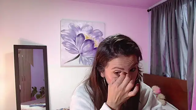 vanessabrown  online show from February 27, 2025, 1:07 pm