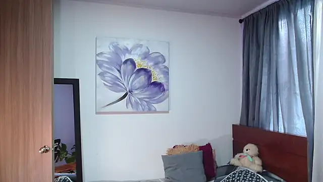 vanessabrown  online show from February 15, 2025, 3:39 pm