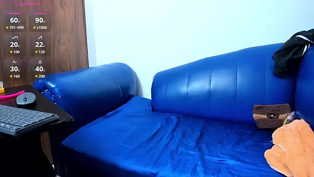 Mature Skinny online show from October 8, 2025, 12:39 pm