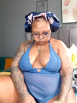 Snapshot of PearlSexxy69 chatting on October 15, 2025, 7:05 am PearlSexxy69 online show from October 15, 2025, 7:05 am