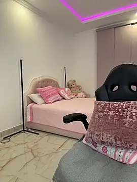 Snapshot of Sensualtease chatting on March 11, 2026, 1:10 am Sensualtease online show from March 11, 2026, 1:10 am