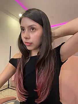 Snapshot of Sensualtease chatting on April 6, 2026, 1:23 am Sensualtease online show from April 6, 2026, 1:23 am