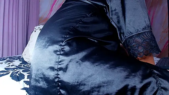 sofi decker online show from April 1, 2026, 3:30 am