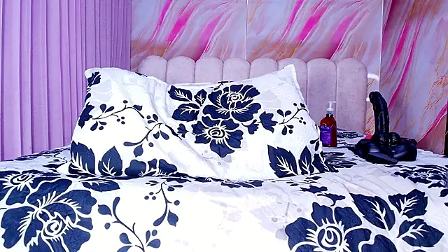 sofi decker online show from March 10, 2026, 3:32 am