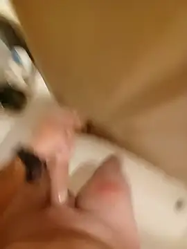 Snapshot of MrDaRkO_420 chatting on October 22, 2025, 12:43 am MrDaRkO 420 online show from October 22, 2025, 12:43 am