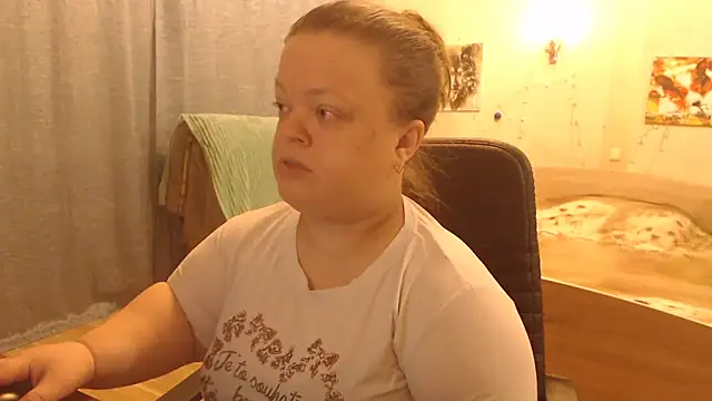Snapshot of Janiffer_MiMi chatting on February 19, 2025, 5:49 pm Janiffer MiMi online show from February 19, 2025, 5:49 pm
