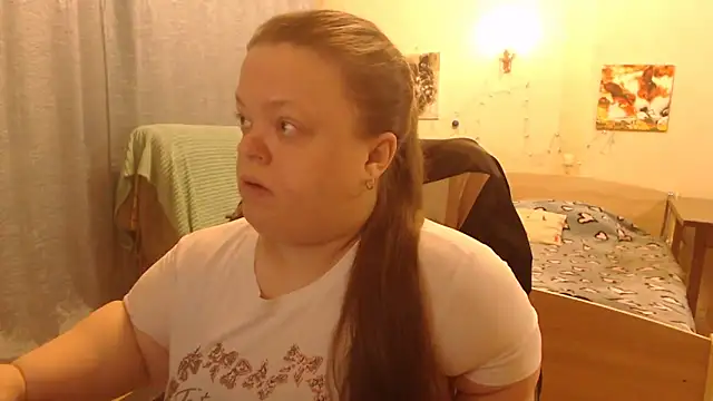 Snapshot of Janiffer_MiMi chatting on February 7, 2025, 4:14 pm Janiffer MiMi online show from February 7, 2025, 4:14 pm