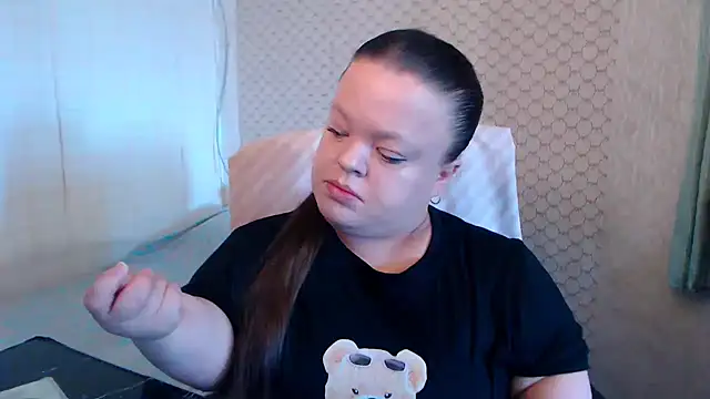 Snapshot of Janiffer_MiMi chatting on June 20, 2026, 2:22 pm Janiffer MiMi online show from June 20, 2026, 2:22 pm