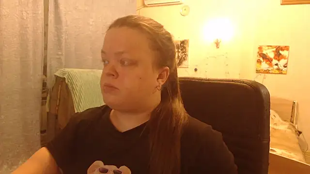 Snapshot of Janiffer_MiMi chatting on February 18, 2025, 4:36 pm Janiffer MiMi online show from February 18, 2025, 4:36 pm