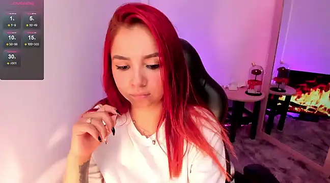 Snapshot of GiaBrooksX chatting on December 6, 2024, 8:53 am GiaBrooksX online show from December 6, 2024, 8:53 am