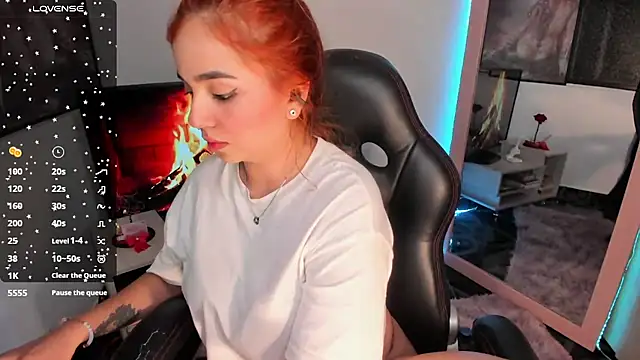 Snapshot of GiaBrooksX chatting on March 17, 2025, 7:24 am GiaBrooksX online show from March 17, 2025, 7:24 am