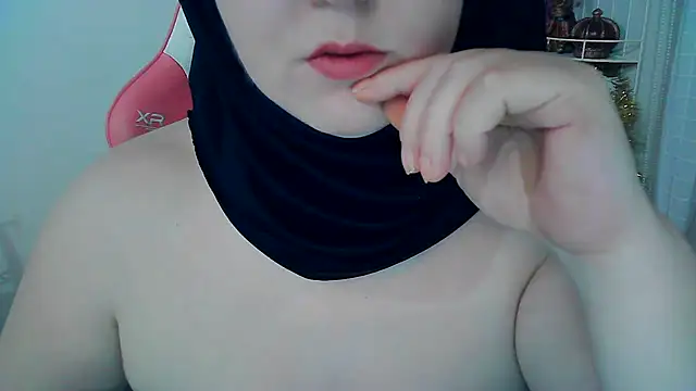 PinkPudding online show from December 24, 2024, 6:28 pm