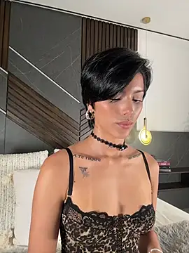 evamoretti online show from May 27, 2026, 11:23 pm