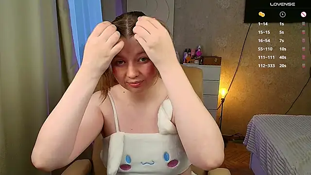 Vivian cutie online show from October 13, 2025, 2:40 pm